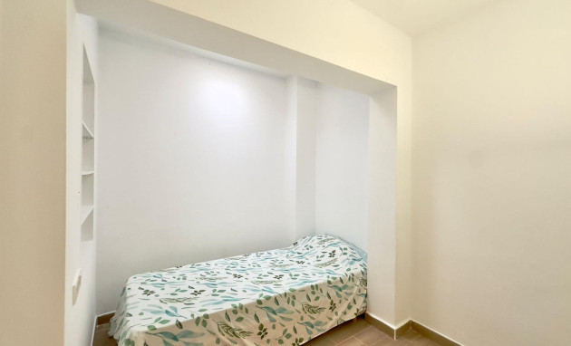 Herverkoop - Bungalow - Gelijkvloers - Torrevieja - Carrefour