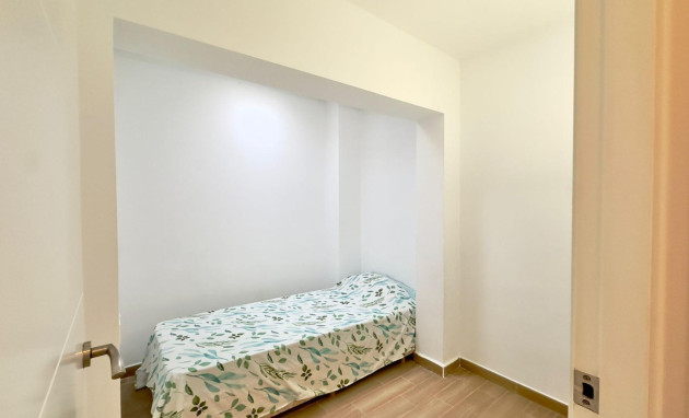 Herverkoop - Bungalow - Gelijkvloers - Torrevieja - Carrefour