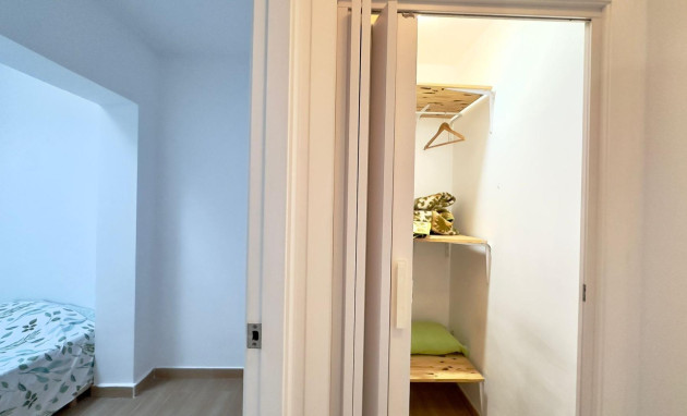 Herverkoop - Bungalow - Gelijkvloers - Torrevieja - Carrefour