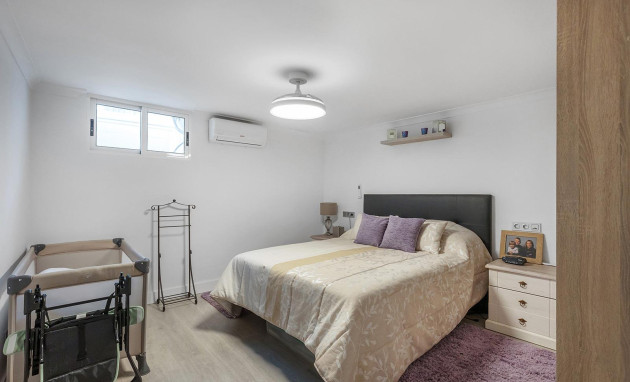 Herverkoop - Villa - Guardamar del Segura - Urbanizaciones