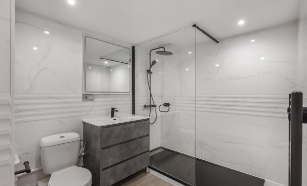 Herverkoop - Villa - Guardamar del Segura - Urbanizaciones