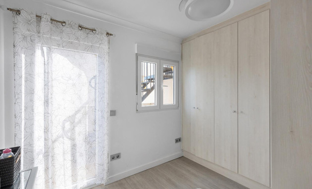 Herverkoop - Villa - Guardamar del Segura - Urbanizaciones