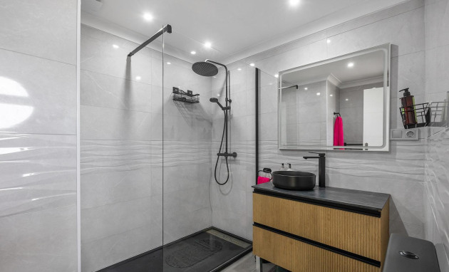 Herverkoop - Villa - Guardamar del Segura - Urbanizaciones