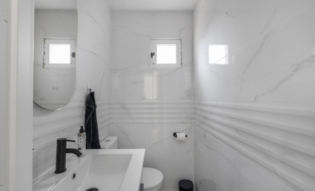 Herverkoop - Villa - Guardamar del Segura - Urbanizaciones