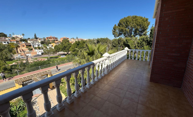 Resale - Villa - Torrevieja - Los balcones
