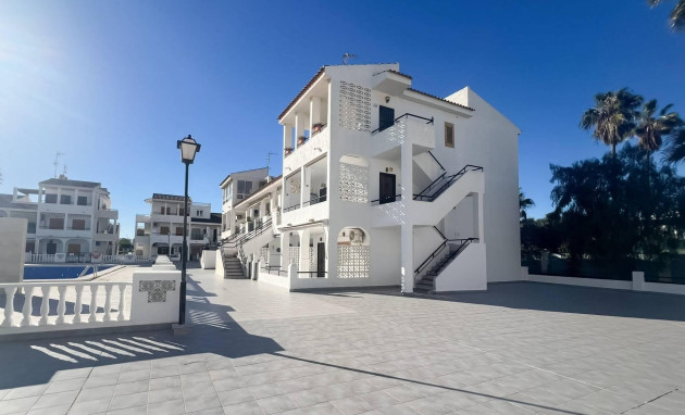 Herverkoop - Bungalow - Gelijkvloers - Torrevieja - Miramar - Torre del Moro