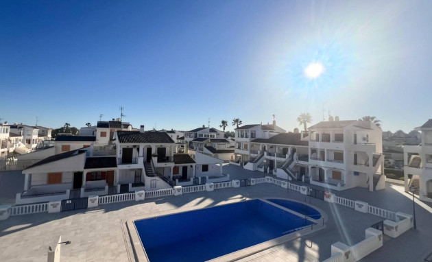 Herverkoop - Bungalow - Gelijkvloers - Torrevieja - Miramar - Torre del Moro