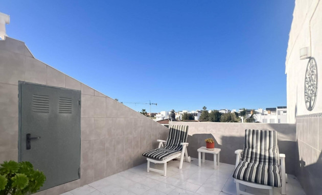 Herverkoop - Bungalow - Gelijkvloers - Torrevieja - Miramar - Torre del Moro
