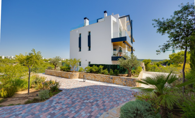 Resale - Apartment - Las Colinas Golf Resort