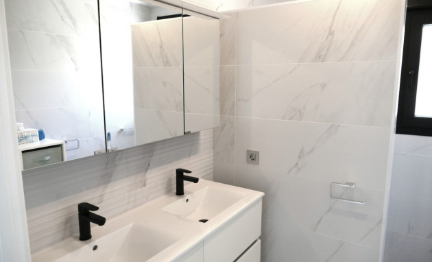 Herverkoop - Villa - Benijofar