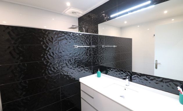 Revente - Maison de ville - Redovan - Redovan - Town