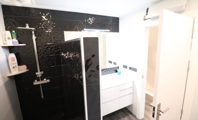 Revente - Maison de ville - Redovan - Redovan - Town