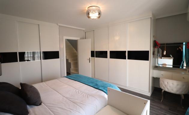 Revente - Maison de ville - Redovan - Redovan - Town