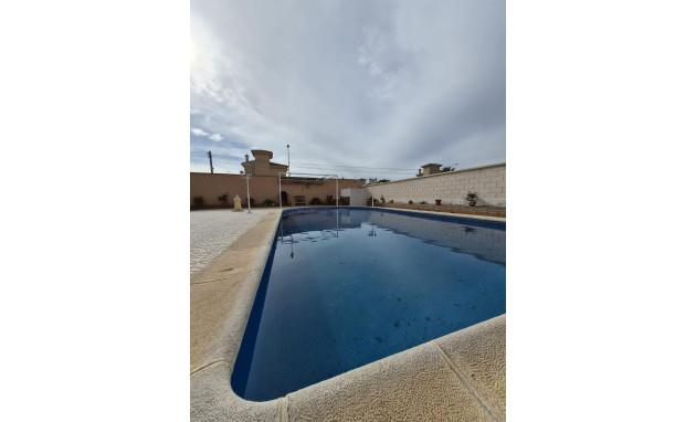 Revente - Villa - Torrevieja - El chaparral