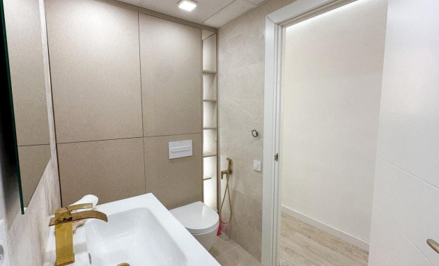 Herverkoop - Apartment - Torrevieja - Playa de los Naufragos