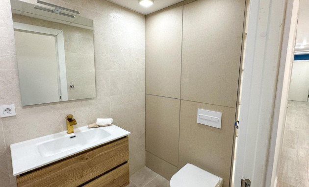 Herverkoop - Apartment - Torrevieja - Playa de los Naufragos