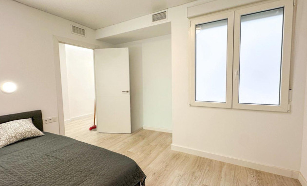 Herverkoop - Apartment - Torrevieja - Playa de los Naufragos