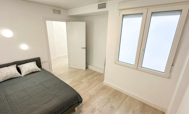 Herverkoop - Apartment - Torrevieja - Playa de los Naufragos