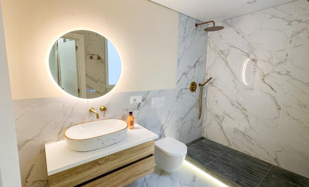 Herverkoop - Apartment - Torrevieja - Playa de los Naufragos