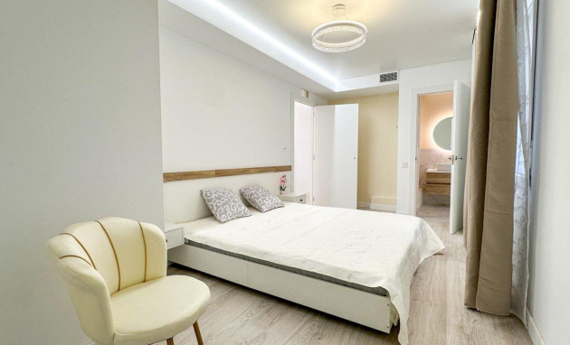 Herverkoop - Apartment - Torrevieja - Playa de los Naufragos