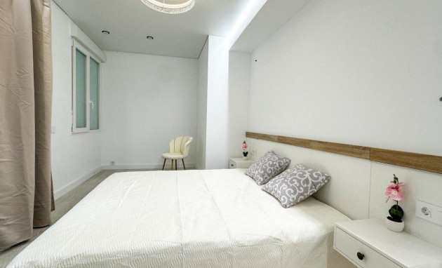 Herverkoop - Apartment - Torrevieja - Playa de los Naufragos