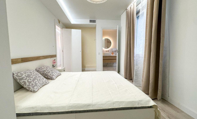 Herverkoop - Apartment - Torrevieja - Playa de los Naufragos