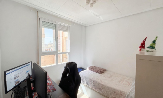 Herverkoop - Apartment - Torrevieja - Centro