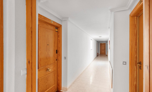 Herverkoop - Apartment - Torrevieja - Estacion de autobuses