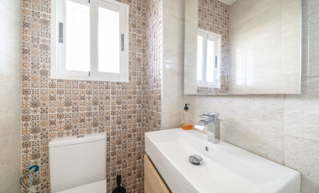 Herverkoop - Herenhuis - Guardamar del Segura - El Moncayo