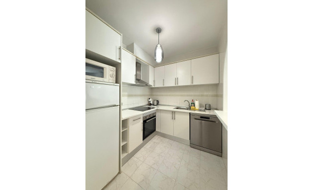 Herverkoop - Apartment - Torrevieja - Estacion de autobuses