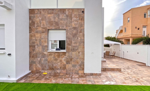 Resale - Bungalow - Groundfloor - Orihuela Costa - Playa Flamenca