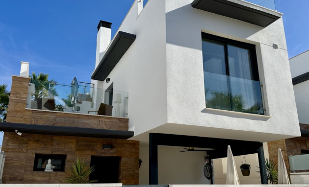Resale - Detached Villa - Orihuela Costa - Lomas de Cabo Roig