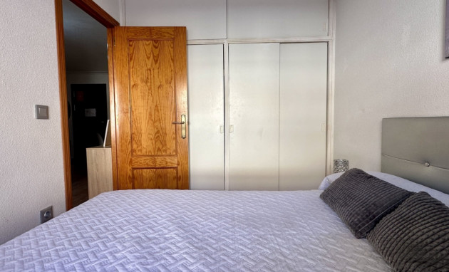 Herverkoop - Apartment - Torrevieja - Playa Los Naufragos
