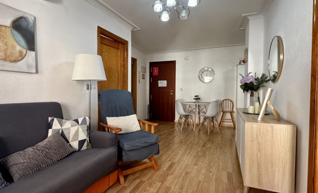 Herverkoop - Apartment - Torrevieja - Playa Los Naufragos