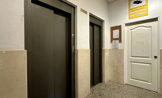 Resale - Apartment - Torrevieja - Torrevieja - Centre