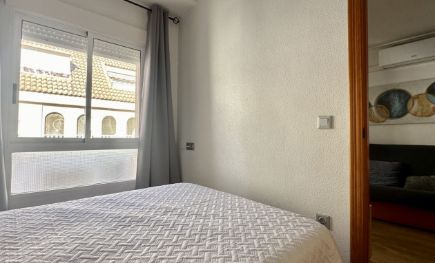 Herverkoop - Apartment - Torrevieja - Playa Los Naufragos