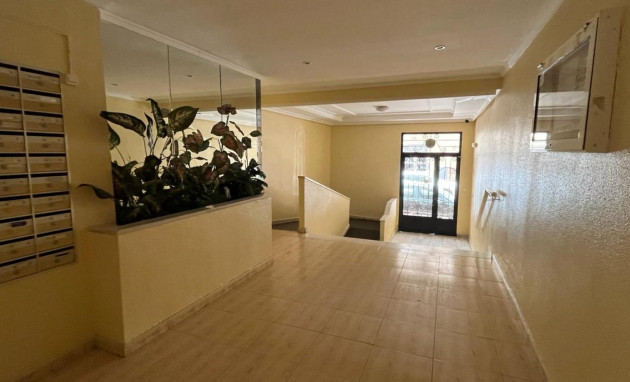 Herverkoop - Apartment - Torrevieja - Playa Los Naufragos