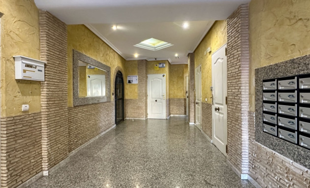 Resale - Apartment - Torrevieja - Torrevieja - Centre