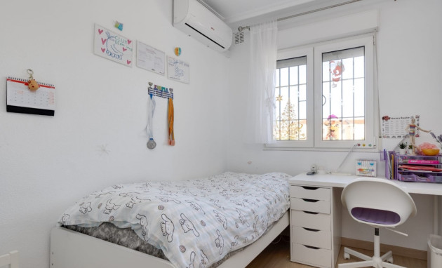 Herverkoop - Herenhuis - Torrevieja - Aguas Nuevas