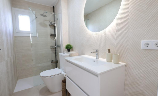 Revente - Bungalow - Rez-de-chaussée - Orihuela Costa - La Zenia