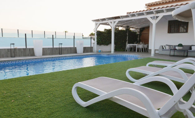 Herverkoop - Detached House / Villa - San Fulgencio - Urb. La Marina