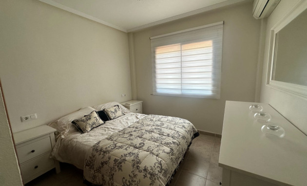 Resale - Apartment - Torrevieja - Aguas Nuevas