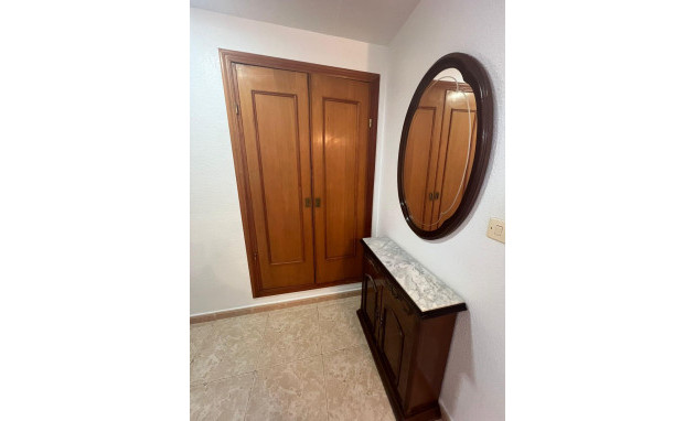 Resale - Apartment - Torrevieja - Acequion