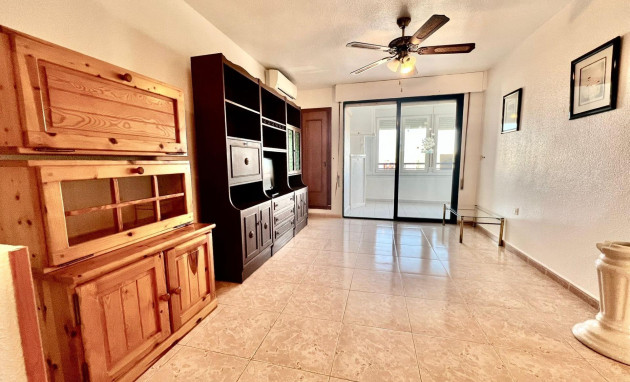 Resale - Apartment - Torrevieja - Acequion