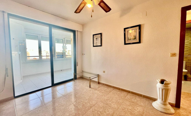 Resale - Apartment - Torrevieja - Acequion