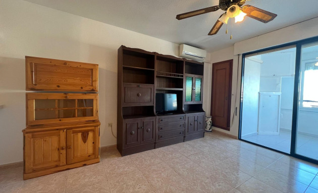 Resale - Apartment - Torrevieja - Acequion