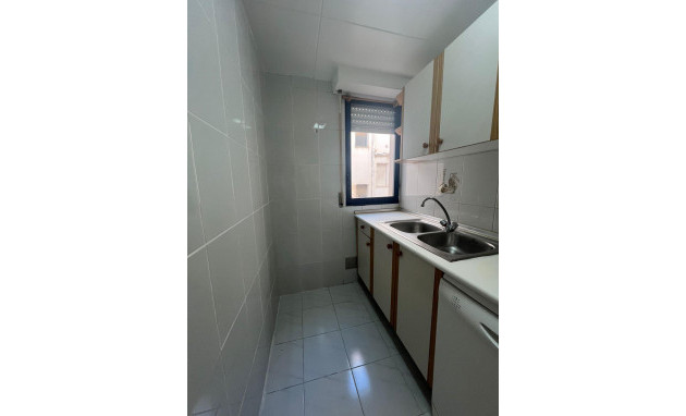 Resale - Apartment - Torrevieja - Acequion