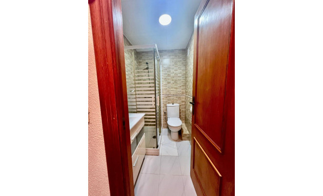 Resale - Apartment - Torrevieja - Acequion