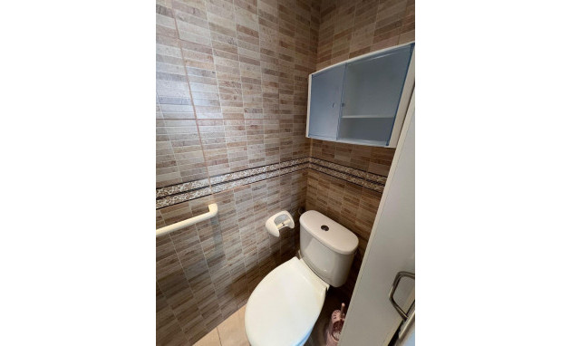 Resale - Apartment - Torrevieja - Acequion