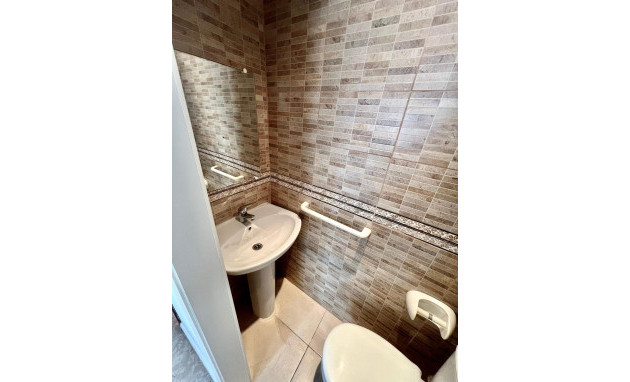 Resale - Apartment - Torrevieja - Acequion